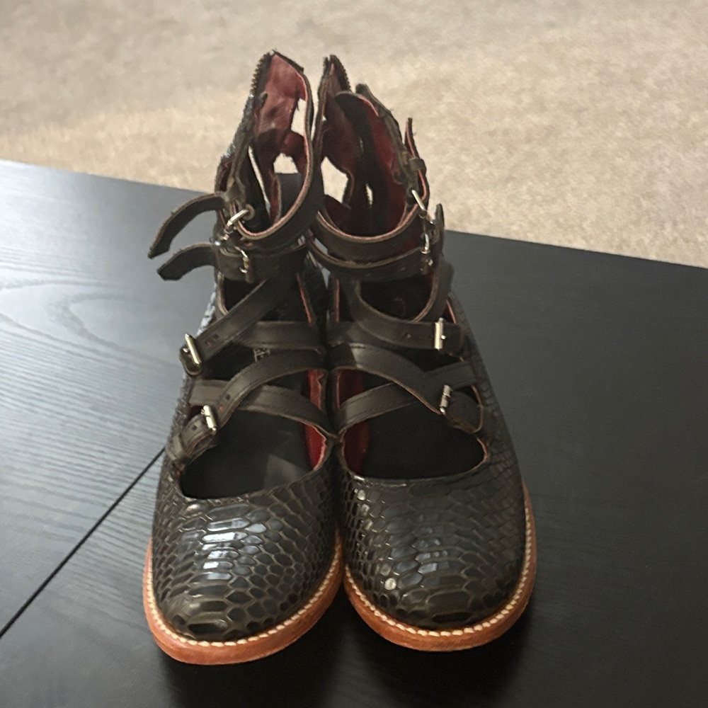 Freebird by Steven Marcel size 8 black snake